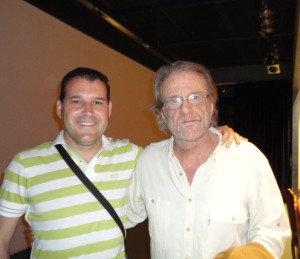 Con el cantautor Luis Eduardo Aute.
