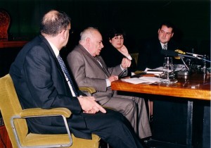 Presentación de "Artículos y ensayos políticos", el 18 de diciembre de 1999. 