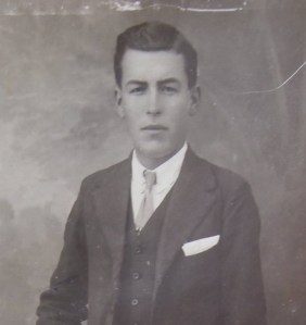 Francisco Ruiz Caballero, de Las Huertas de la Granja, fusilado junto a su hermano Felipe en fecha indeterminada.