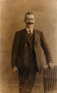 17.El ferroviario anarquista José Santiago Jiménez, fusilado el 6 de agosto de 1936 en la vereda de Los Limones.