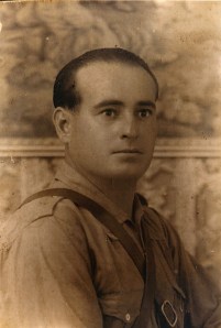 34.José García Ruiz, presidente de las JSU y de la Sociedad Obrera La Parra Productiva. Ascendió a comandante de la 92 Brigada del Ejército republicano. Tras padecer años de cárcel, acabó desterrado en Benaguacil (Valencia).