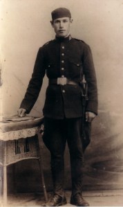 37.José Gama Rodríguez, primer presidente de las Juventudes Socialistas cuando se fundaron en 1927. Vocal de la junta directiva de la Casa del Pueblo y vigilante del mercado de abastos, fue fusilado el 31 de julio de 1936 en El Lechinar.