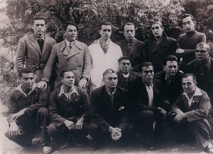 55.El comunista Rafael García Águila (agachado, segundo por la izquierda) en la prisión central de Burgos (3 de julio de 1943). Acabó desterrado en Málaga.