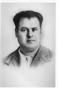 66.Manuel Sánchez Ruiz durante la Republica fue secretario de las Juventudes Socialistas de Montilla y de la poderosa sociedad local campesina La Parra Productiva ––creada en 1913 y adscrita a la socialista Unión General de Trabajadores–, secretario provincial de la Federación Nacional de Trabajadores de la Tierra (la sección agraria de la UGT) y alcalde del Frente Popular. En Valencia, durante la guerra, ejerció de vicepresidente de la Federación Española de Trabajadores de la Tierra. Atrapado en Alicante, murió fusilado en Córdoba el 1 de mayo de 1941.